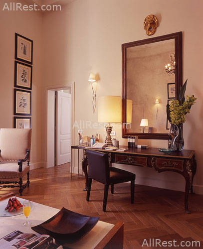 Savoy Hotel 43